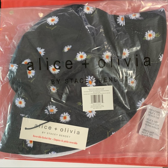 Alice + Olivia Reversible Bucket Hat - NWT main image 13